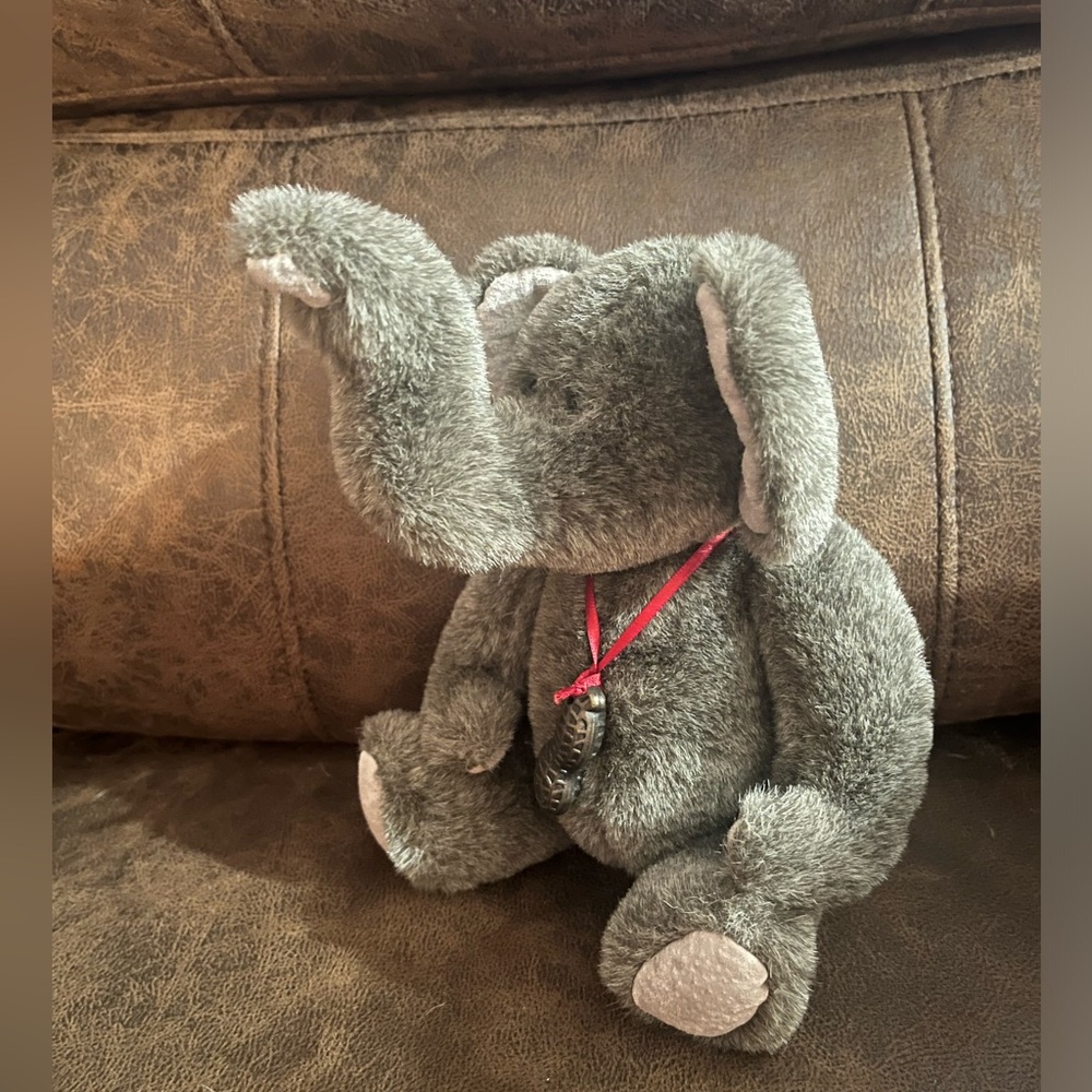 Boyd’s Elephant Trunkster Peanut Metal Peanut